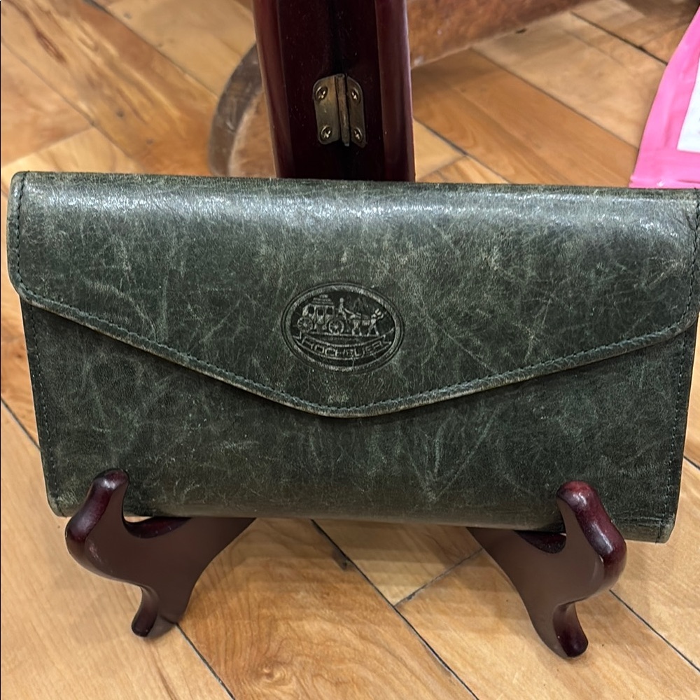 Elegant Green Leather Wallet